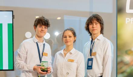 Schülerfirma PflanzLicht beim GründerTag 2024