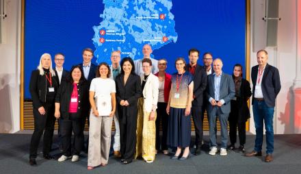 Gruppenbild UNITE Berlin-Brandenburg bei der Prämierung der EXIST Startup Factories 2025 im BMWE