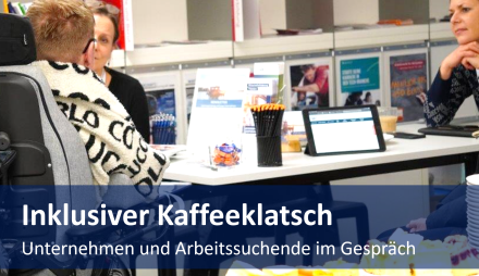 Drei Personen im Gespräch