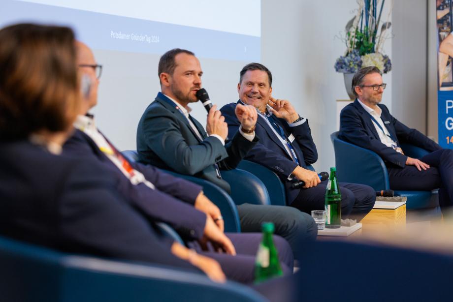 Ewa Andrzejuk-Nölte, Uwe Bräuning, Tilo Hönisch, Dietmar Koske und Karsten Kolbe beim Finanztalk