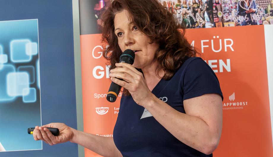 Ines Hartwig-Zaidan beim Female StartAperitivo - Brandenburger Halbfinale 2025