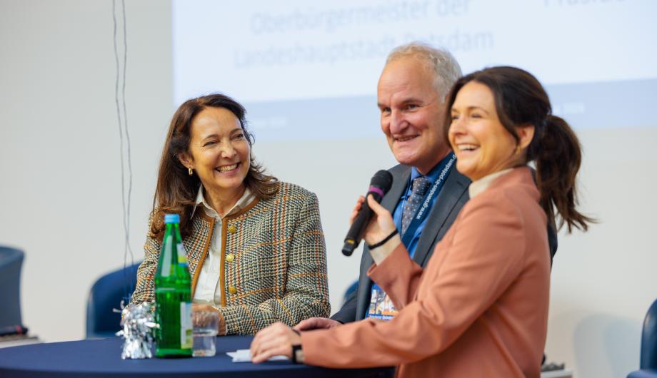 Ina Hänsel, Bernd Rubelt und Tina Knop beim Begrüßungstalk