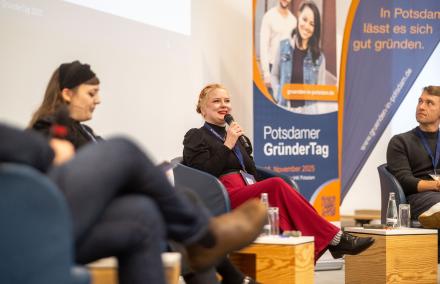 Katharina Klanke, Susanne Boteck und Dr. Marcel Panzer beim GründungsTalk des Potsdamer GründerTags 2025