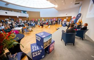 Bühne und Publikum im Havel-Saal beim Potsdamer GründerTag 2025