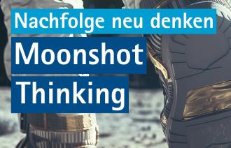 Titel der Veranstaltung vor einem Bild von Füßen