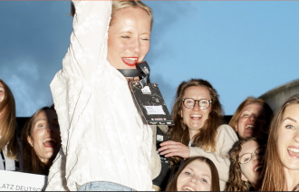 Eine Gruppe von glücklichen Frauen