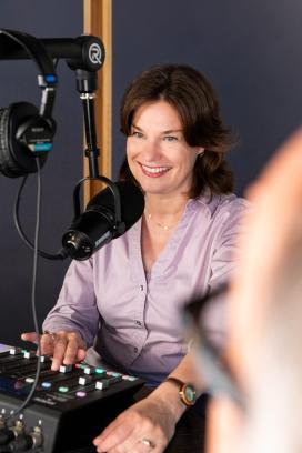 Annette Weiß im Tonstudio