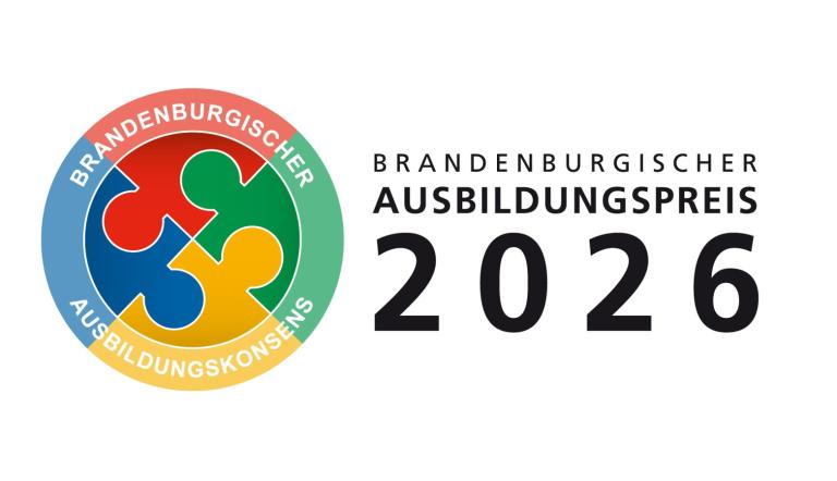 4 bunte Puzzlestücke als Kreis mit dem Namen des Preises