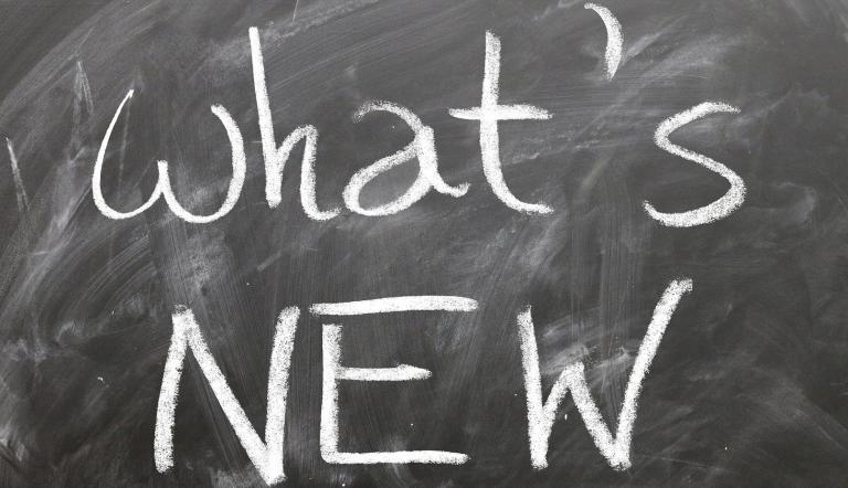 Tafel mit der Aufschrift "What's New"