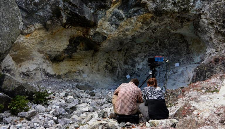 Mapping eines Lithium-reichen Pegmatits mithilfe hyperspektraler Sensoren in einer Grube in Hoydalen, Norwegen. Mapping eines Lithium-reichen Pegmatits mithilfe hyperspektraler Sensoren in einer Grube in Hoydalen, Norwegen.