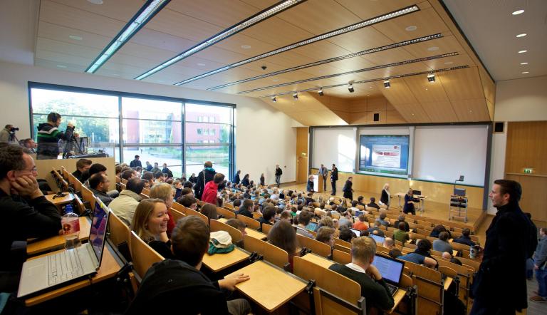 Hörsaal mit Studierende