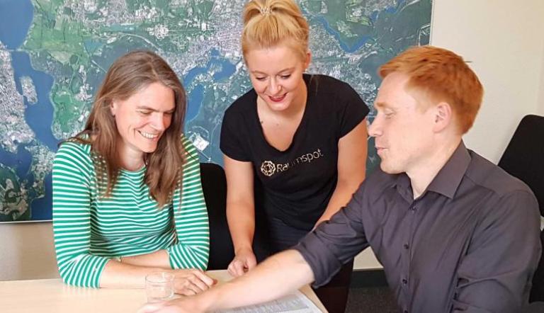 Irene Wewer, Jenny Gartemann und Ralf Krüger bei der Vorstellung des Lotsendienstes.
