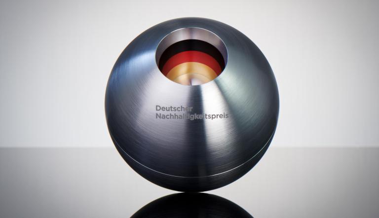 DNP-Preisstatuette